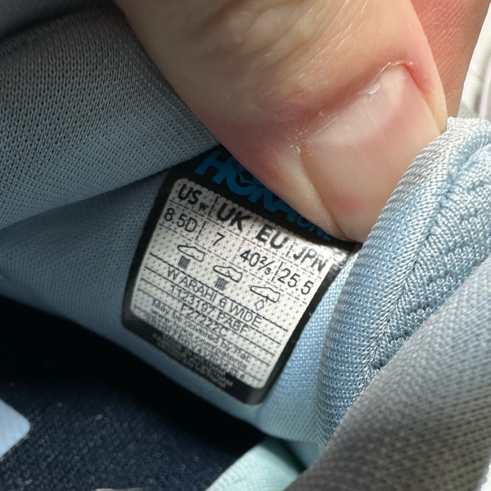 Hoka One One Arahi 6 Athletic Shoes - Picture 9 of 10